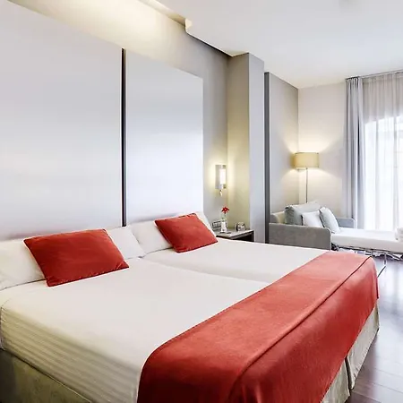 Готель Sercotel Coliseo